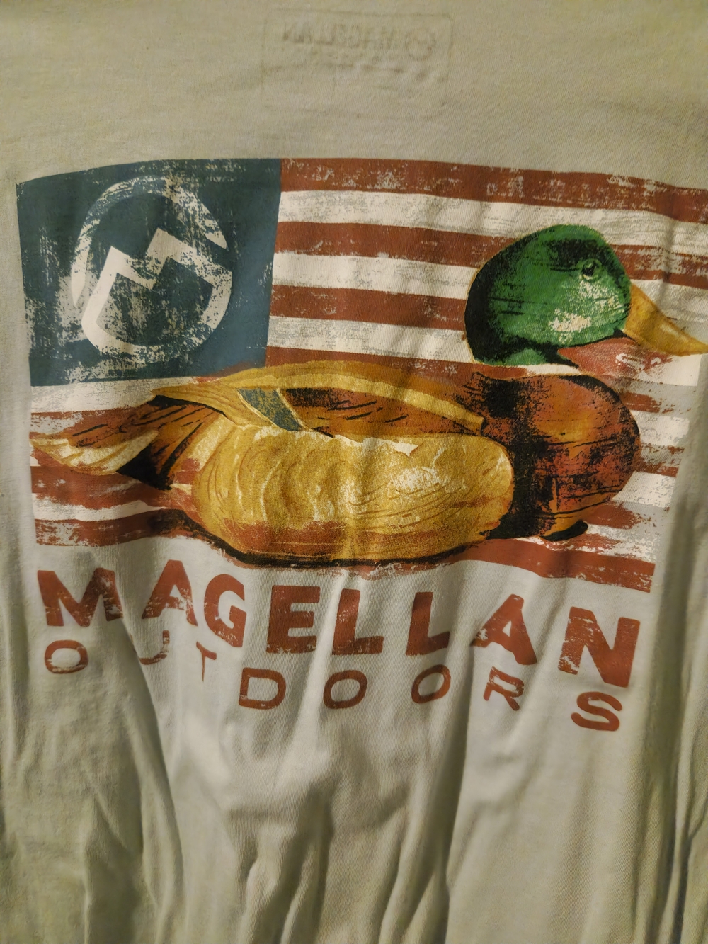 Magellan Outdoors White Short-Sleeve Duck Graphic Tee